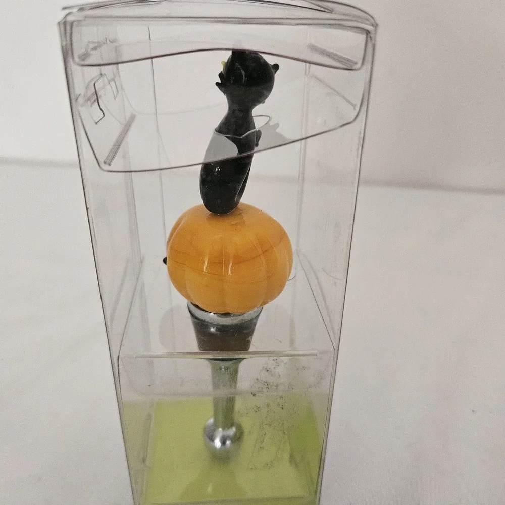 Pier 1 Halloween Bottle Stopper ~ Black Cat on a Pumpkin